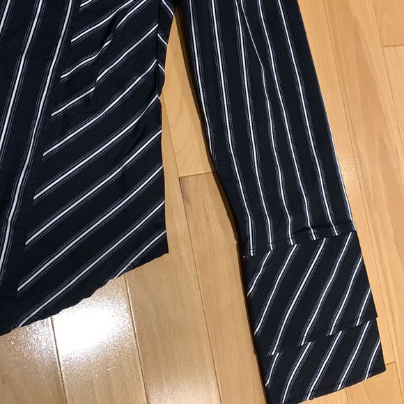 VEUC/like new Ricki’s Button Up Blouse-Black with Grey & Silver Stripes- size 10 - Picture 3 of 16